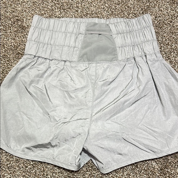 Free people movement feelin fit femme high waisted silver running workout shorts - Picture 4 of 6